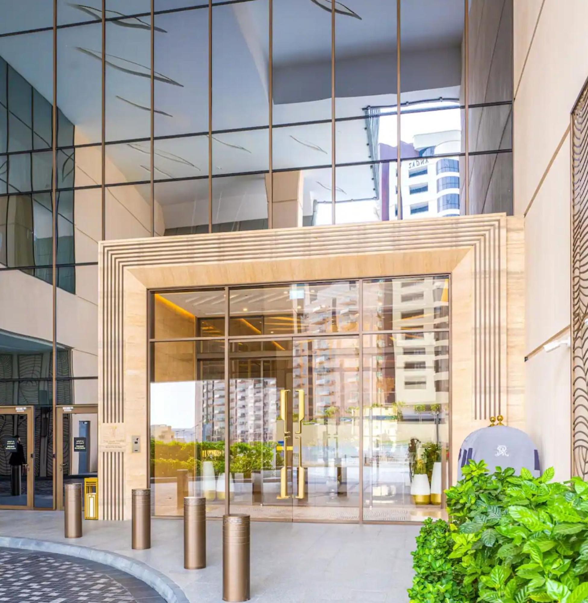 Opulent In Palm Tower With Sea View Dubai