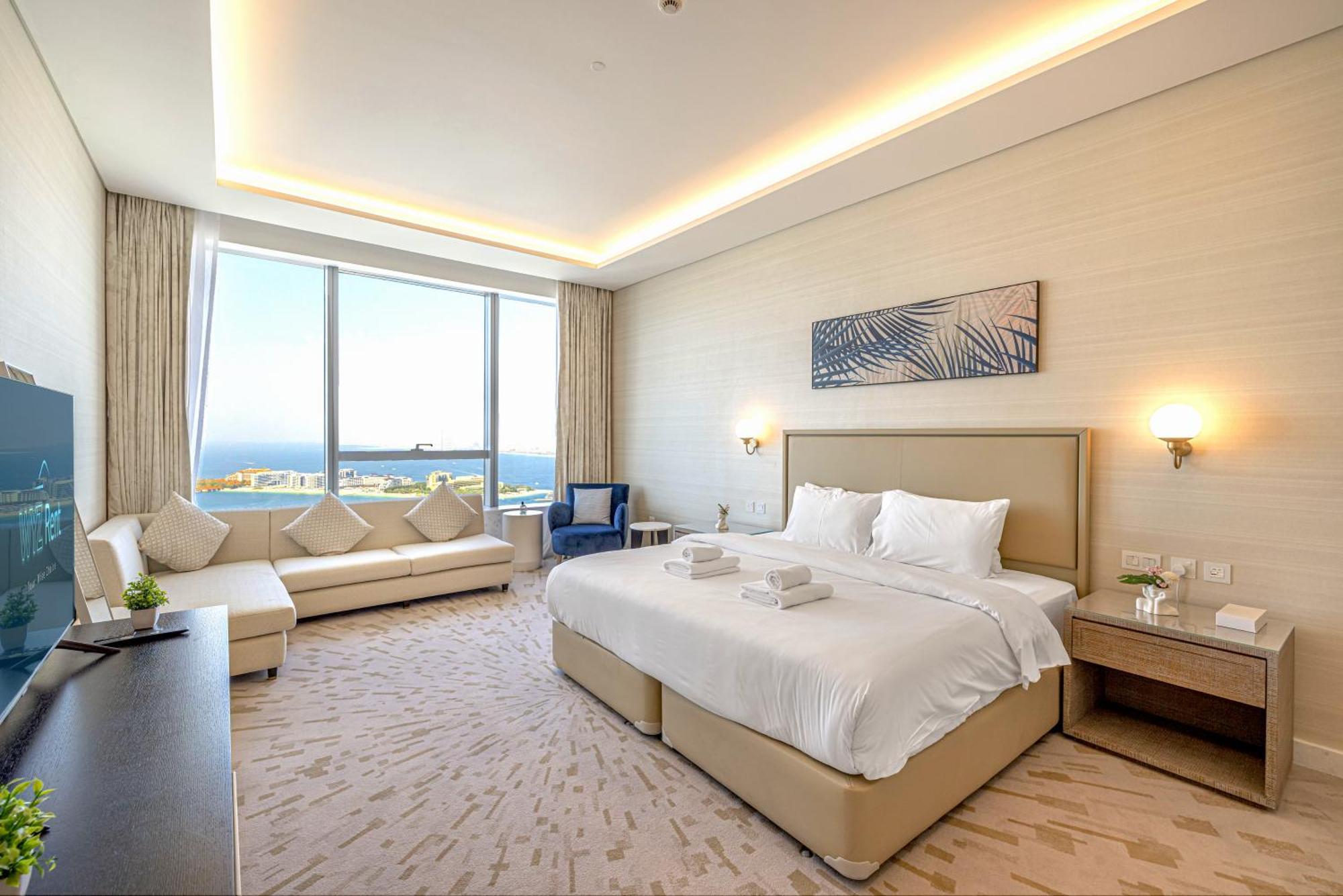 Apartment Opulent In Palm Tower With Sea View