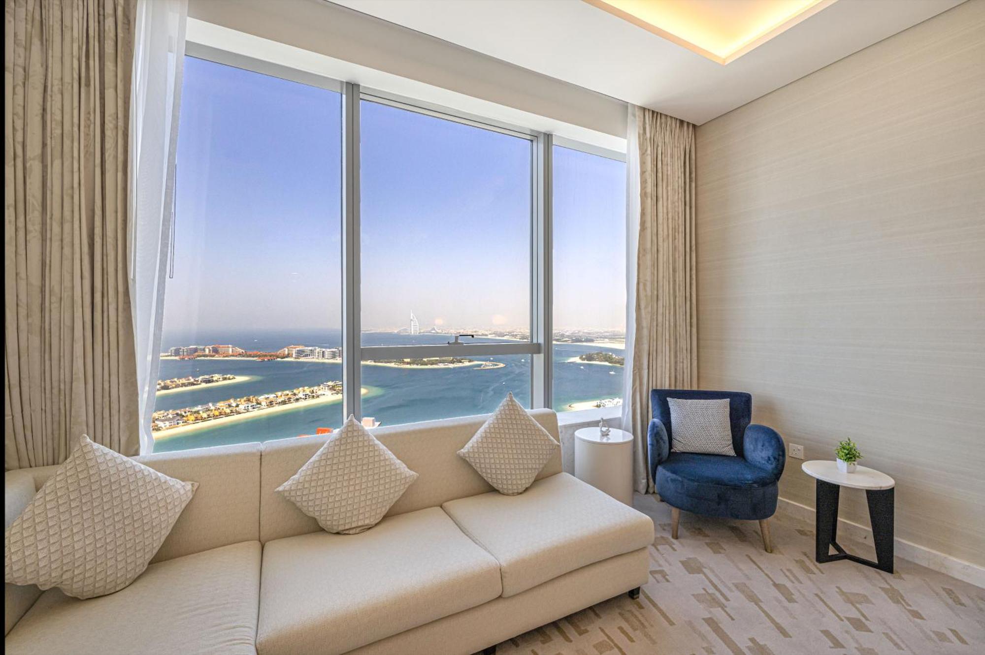 Apartment Opulent In Palm Tower With Sea View *