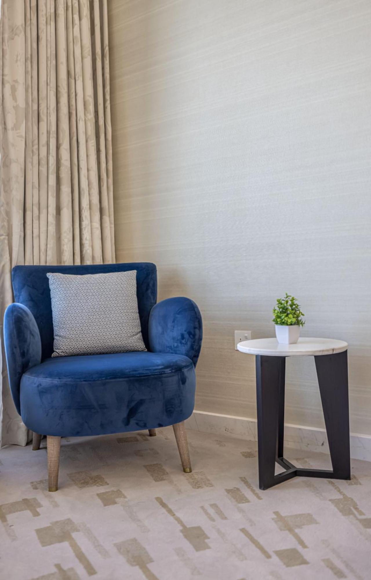 Opulent In Palm Tower With Sea View Dubai