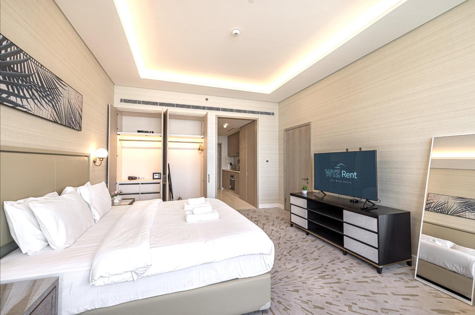 Opulent In Palm Tower With Sea View Dubai