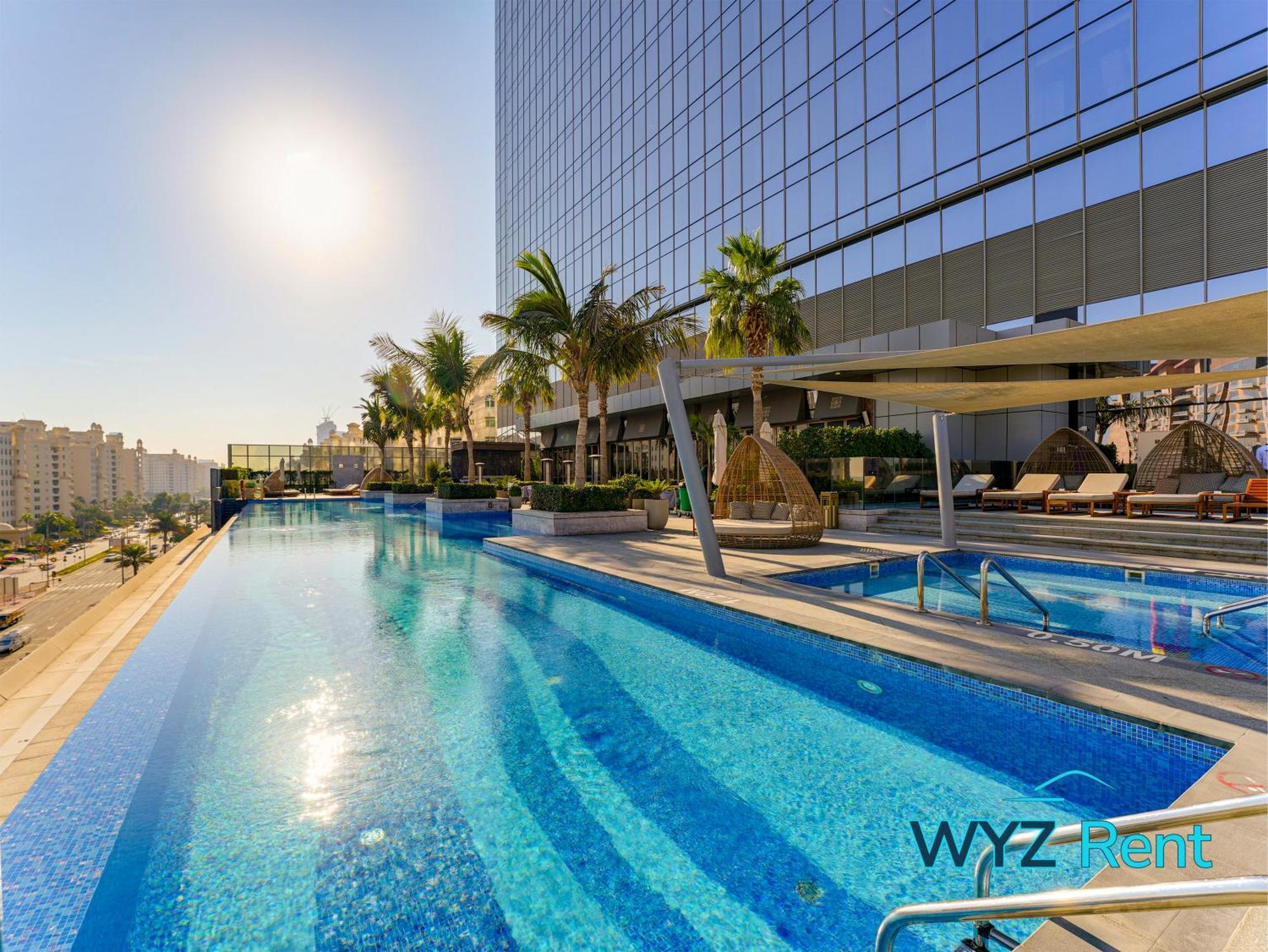 Opulent In Palm Tower With Sea View