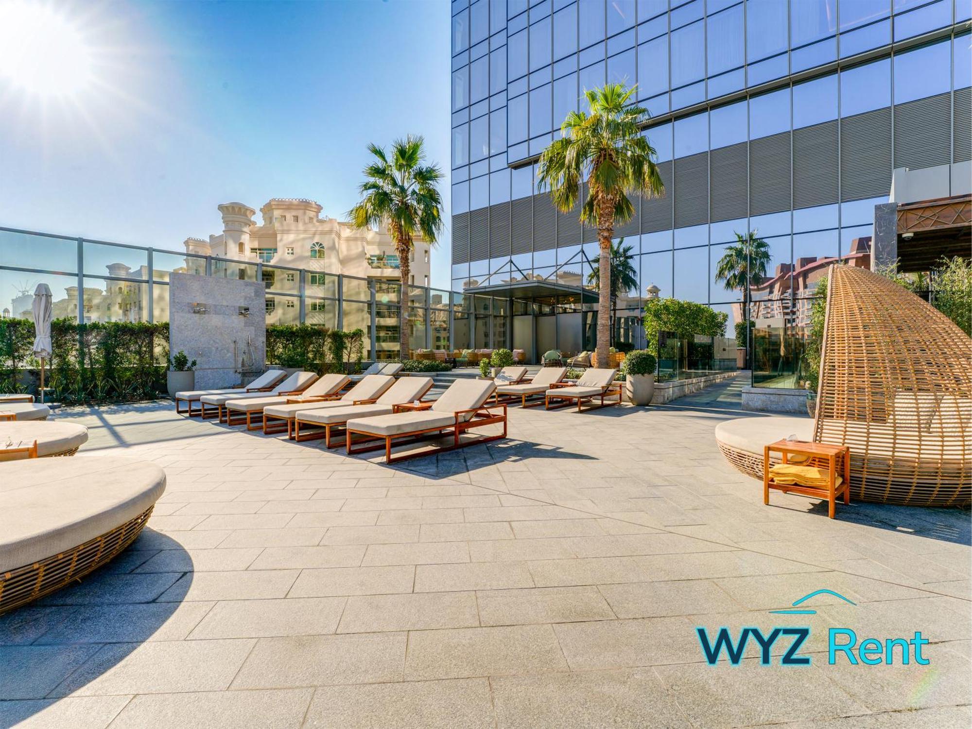 Opulent In Palm Tower With Sea View Apartment